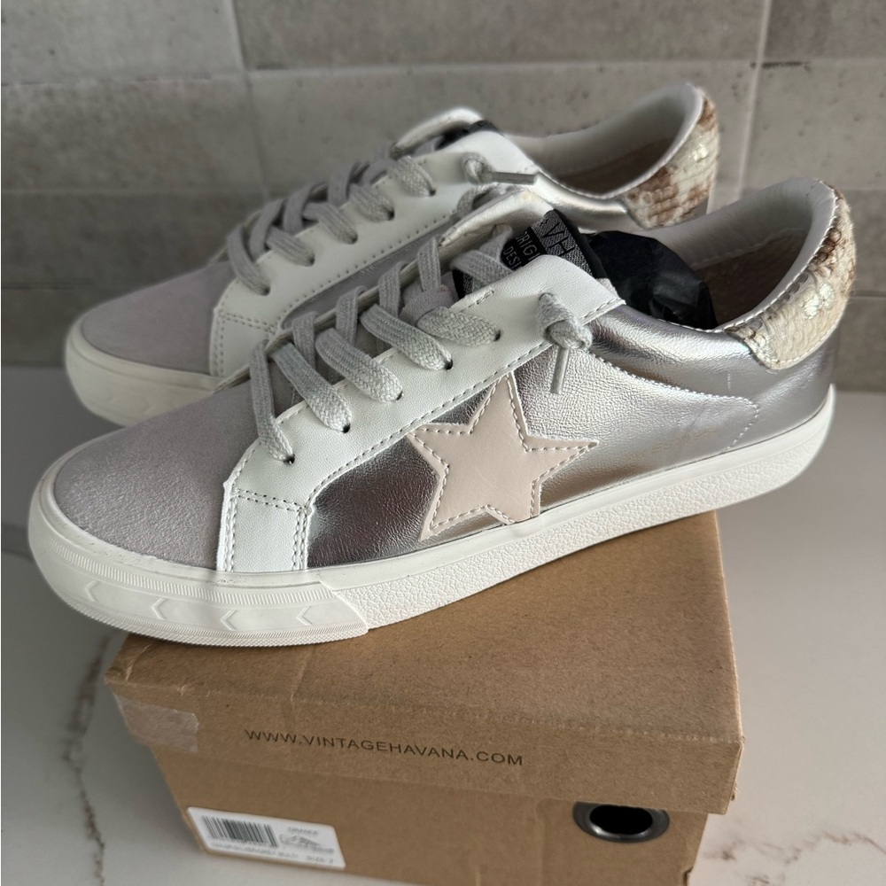 Vintage Havana Grande Women Silver/Grey Multi, Beige Star Sneakers Cream Accent